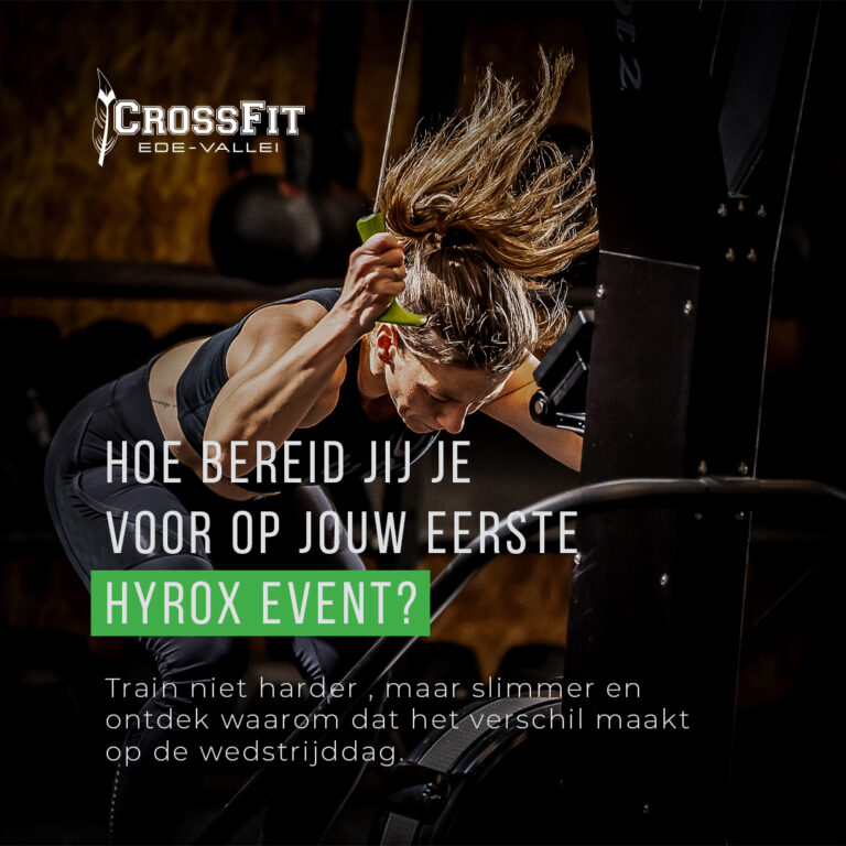 NIEUWE BLOG ONLINE

*Reageer met “HYROX” en we sturen je de link in je DM*

Hoe train je eigenlijk goed voor een HYROX?

Je ziet van alles voorbij komen:

👉 “Gewoon veel rennen”
👉 “Alleen maar intervals”

Maar… wat werkt nou echt?

We hebben het voor je uitgezocht 👇

✔️ Je aerobe systeem is de basis van je performance
✔️ Zone 2 training speelt een grotere rol dan veel mensen denken
✔️ Te hard starten kost je later minuten

En misschien wel de belangrijkste:
harder trainen is niet altijd beter

In de blog leggen we uit:

- hoe je jouw training opbouwt
- welke energiesystemen echt belangrijk zijn
- en hoe je dit praktisch toepast richting je eerste HYROX

Wil je de blog lezen? Reageer met “HYROX” en we sturen je de link in je DM 👊